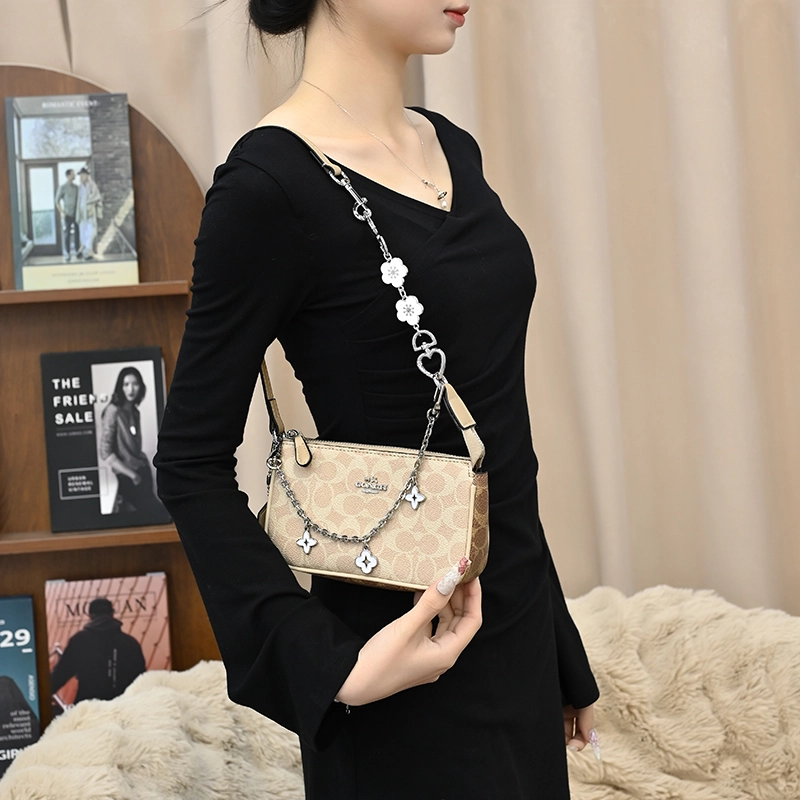 GUYI CoachNolita19