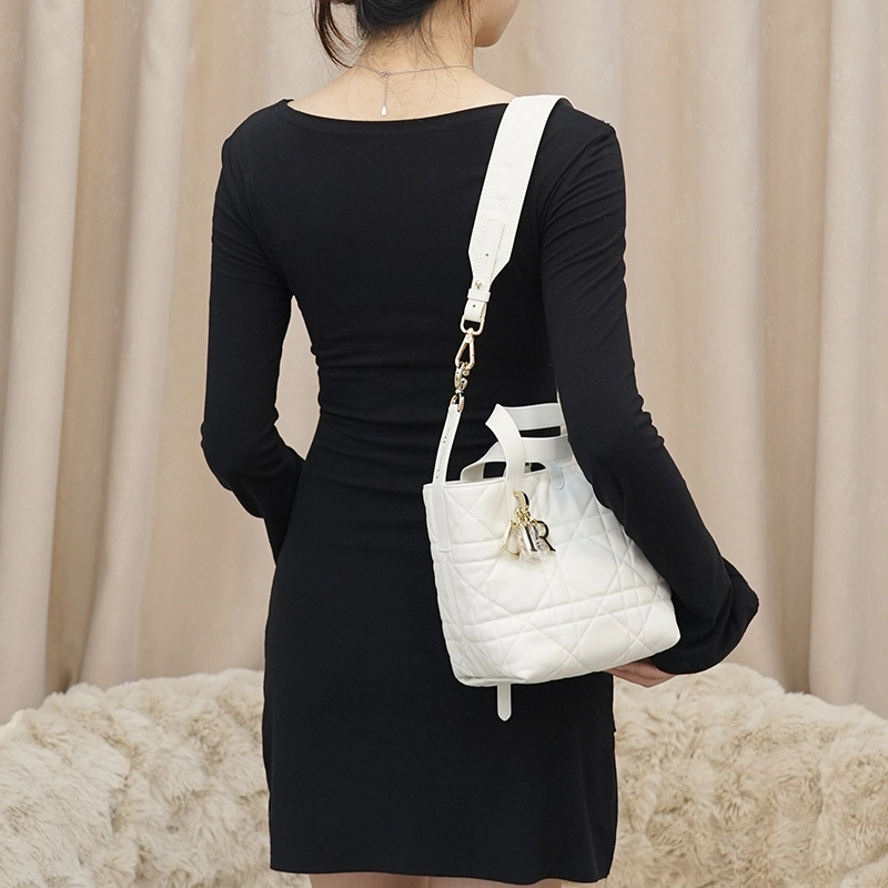 GUYI DIOR Toujours 16