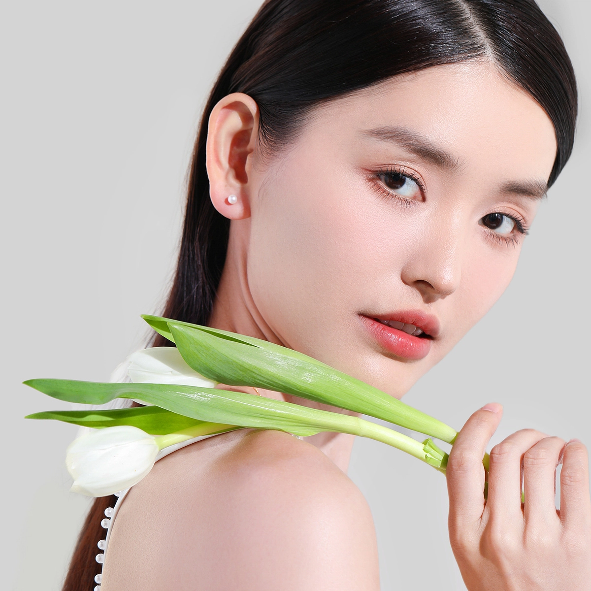 壹仟俩 养耳洞 极简高级感小众设计感精致 小巧简约 通勤百搭 轻奢甜蜜饰爱 淡水珍珠 耳钉 女款