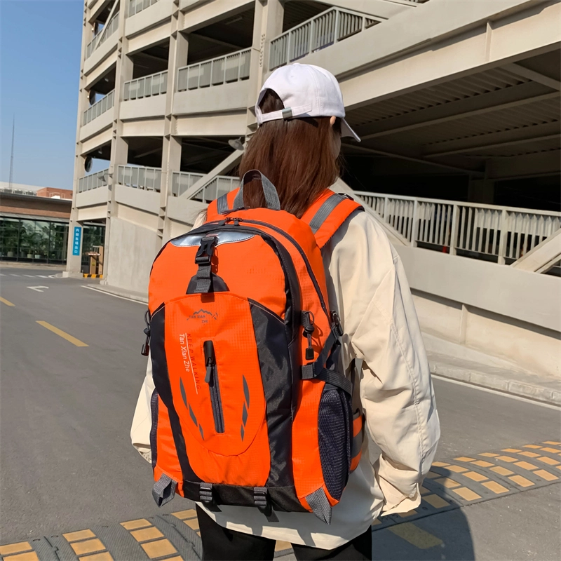茵初 便携超轻骑行旅行多功能登山防水休闲徒步登山学生户外包  防撕裂面料多色  男女同款情侣款