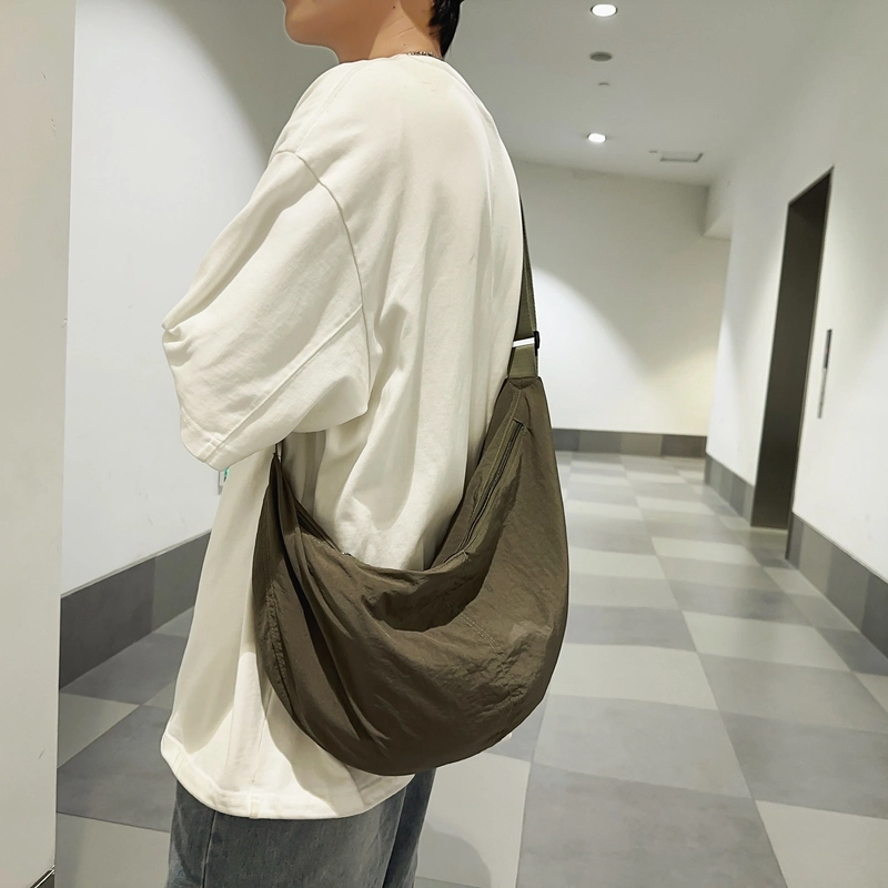 醇龙 轻便休闲简约纯色 尼龙 斜挎包 男女同款情侣款 多色