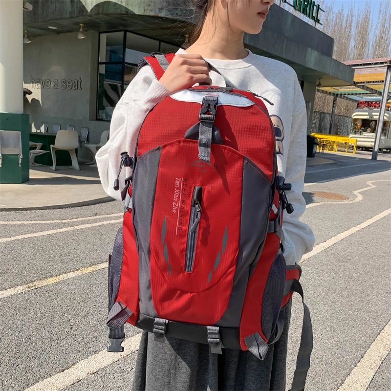 茵初 便携超轻骑行旅行多功能登山防水休闲徒步登山学生户外包  防撕裂面料多色  男女同款情侣款
