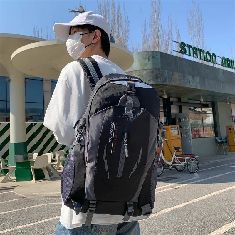 茵初 便携超轻骑行旅行多功能登山防水休闲徒步登山学生户外包  防撕裂面料多色  男女同款情侣款