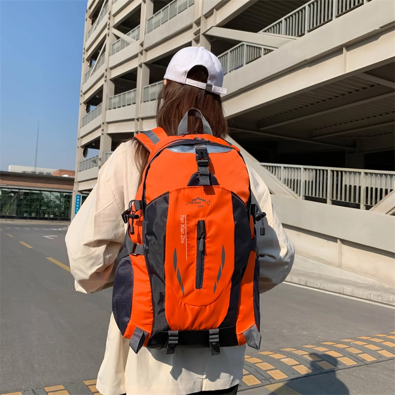 茵初 便携超轻骑行旅行多功能登山防水休闲徒步登山学生户外包  防撕裂面料多色  男女同款情侣款