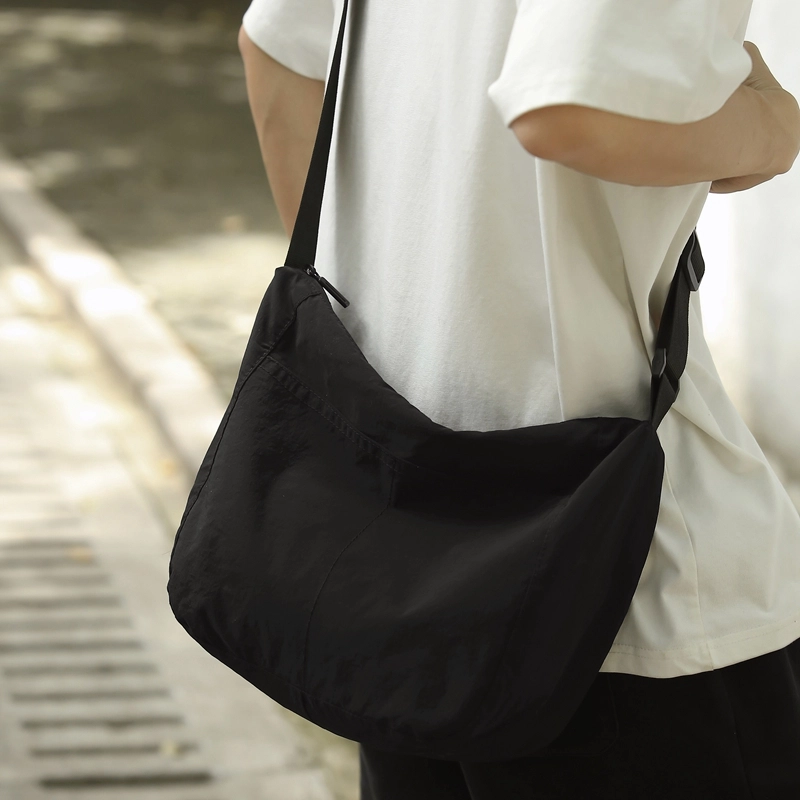 醇龙 休闲斜挎包百搭简约尼龙单肩包大容量日系复古背包 男女通用 多色