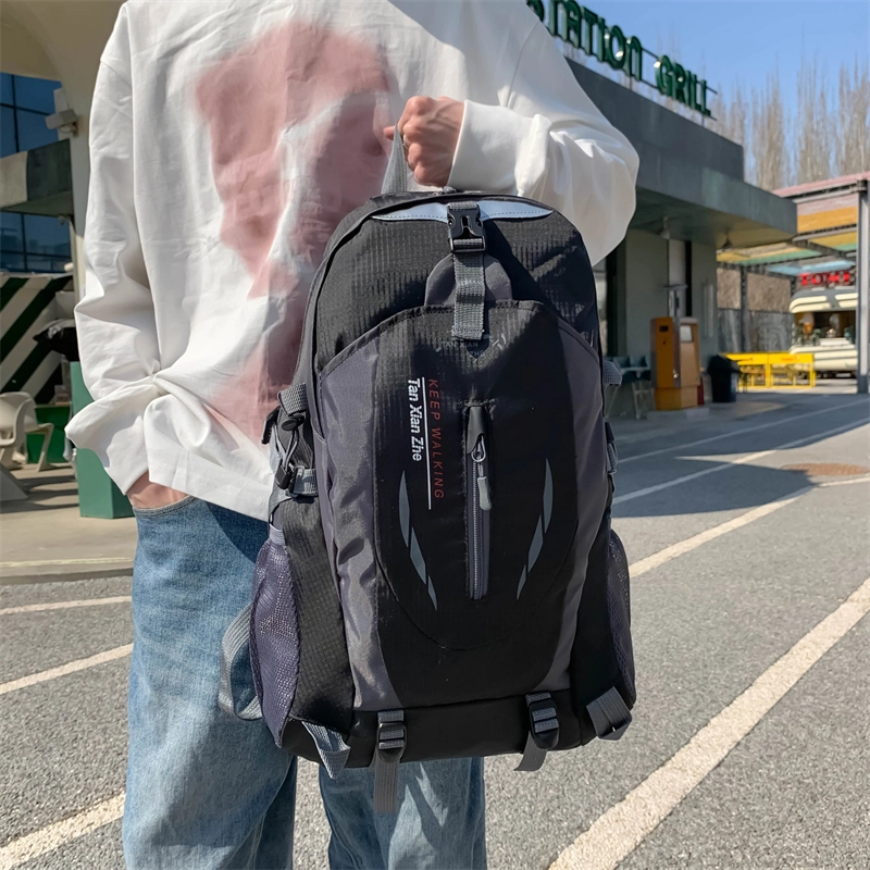 茵初 便携超轻骑行旅行多功能登山防水休闲徒步登山学生户外包  防撕裂面料多色  男女同款情侣款