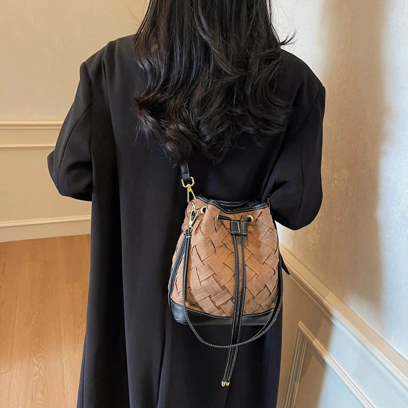 醇龙 复古通勤水桶包时尚编织手提包百搭斜挎 尼龙 单肩包 常规 女款 多色