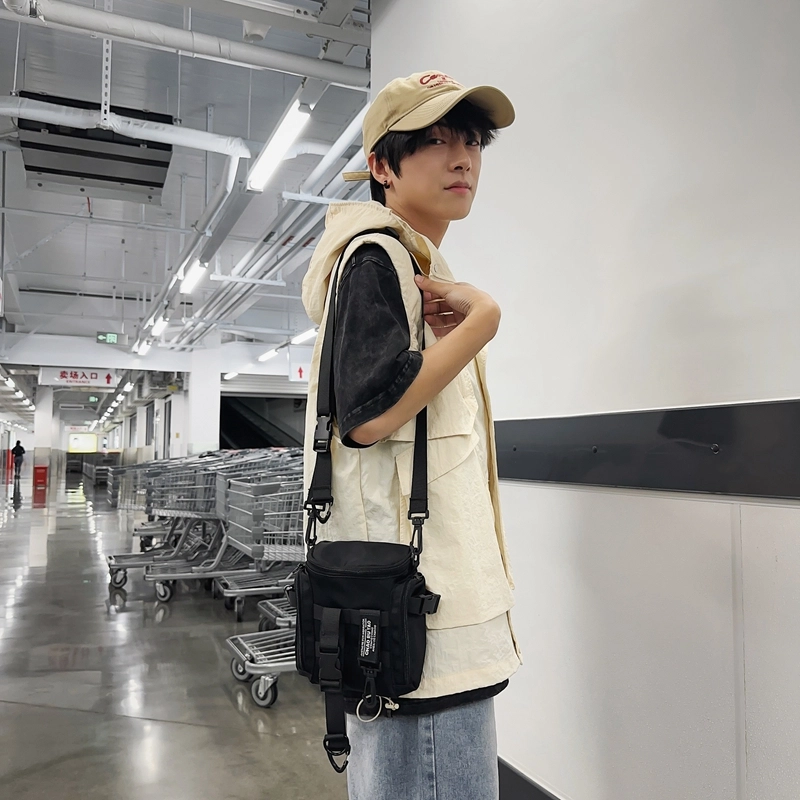 醇龙   尼龙男女通用黑色潮牌工装斜挎包机能风个性单肩包休闲日系背包
