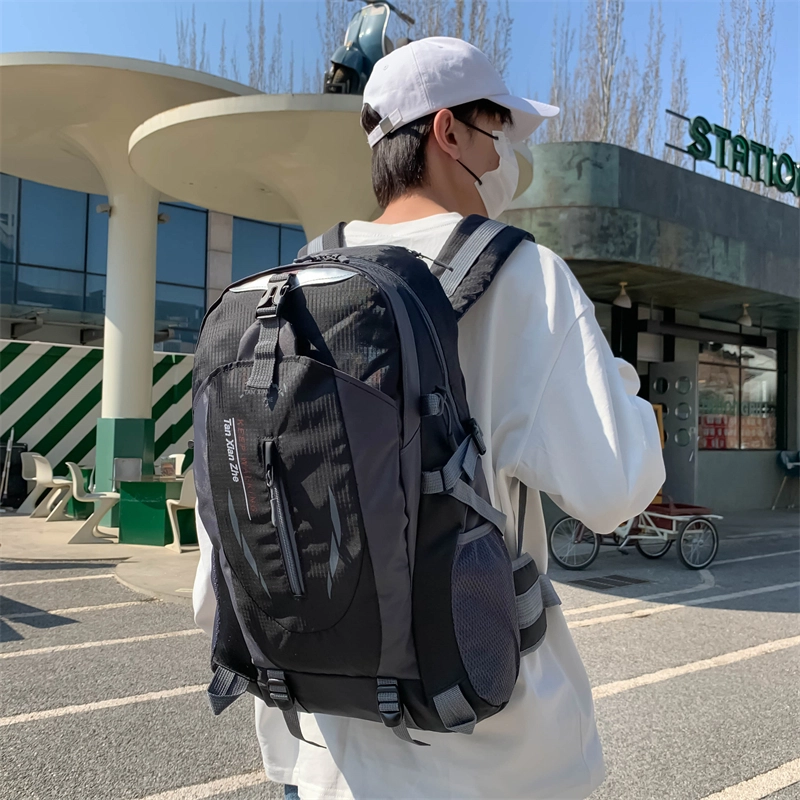 茵初 便携超轻骑行旅行多功能登山防水休闲徒步登山学生户外包  防撕裂面料多色  男女同款情侣款