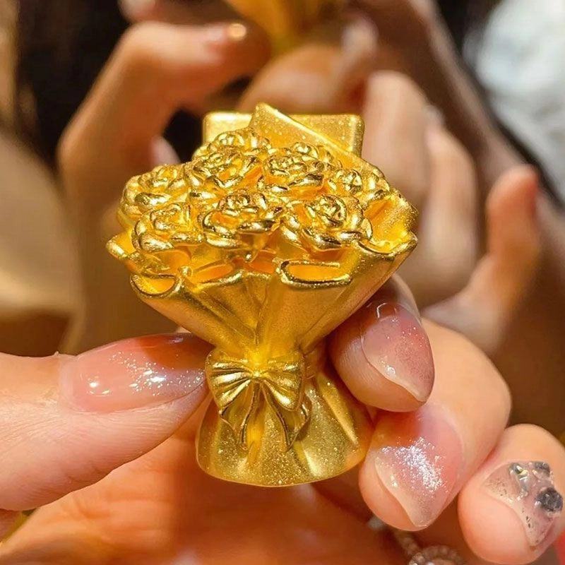 周百福 玫瑰捧花摆件 浪漫告白玫瑰花束 精致轻收藏储蓄储值纪念品 足金 投资类 其他黄金 男女同款情侣款