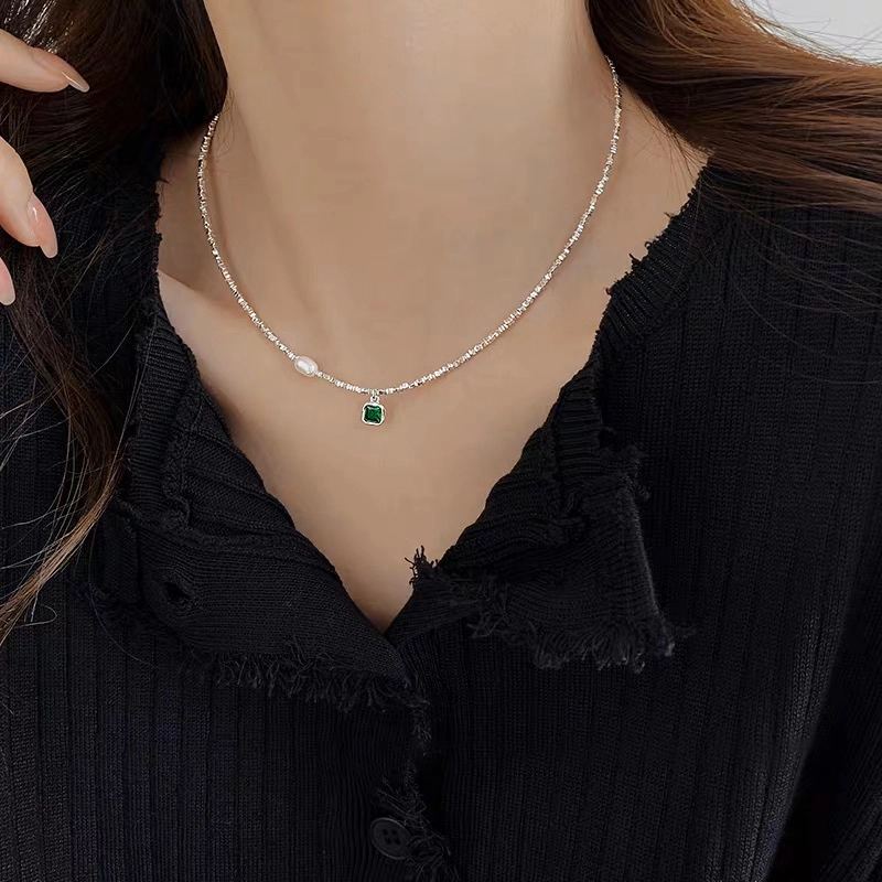 S925