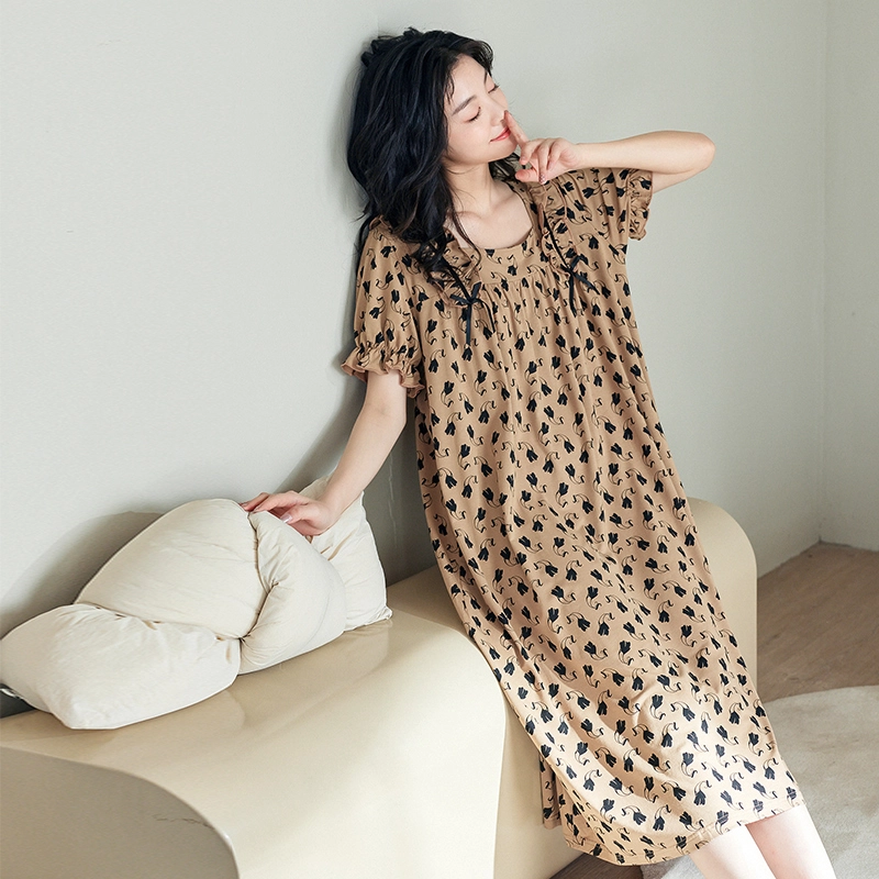 歌倩雅 时尚甜美可外出方领满印长款短袖睡裙 女款 图色