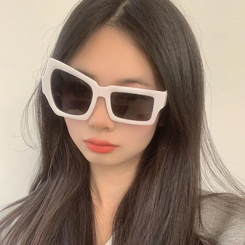 LILYLOTTY ins