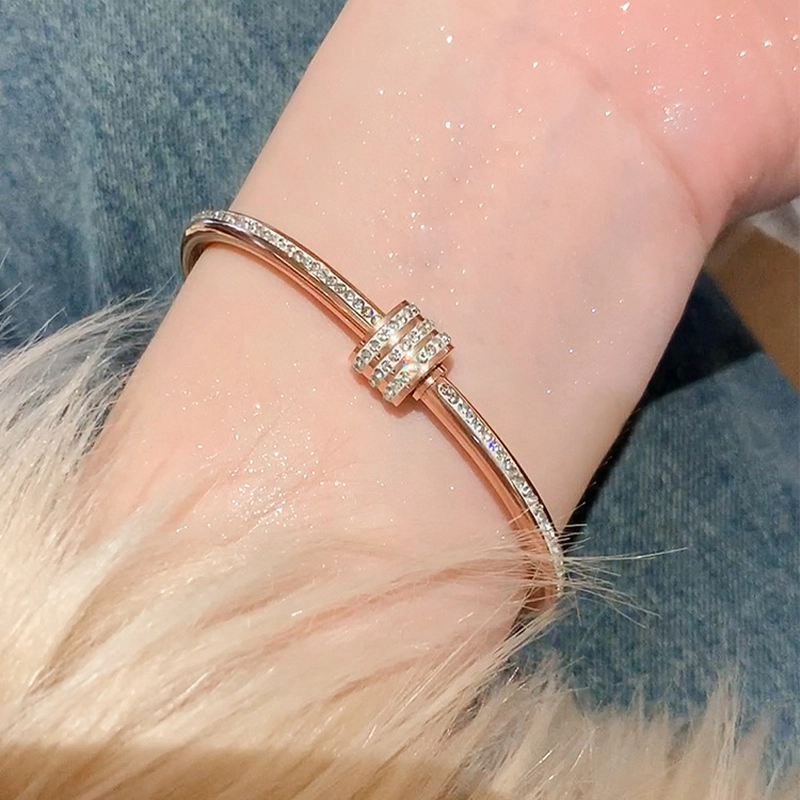 LILYLOTTY ins