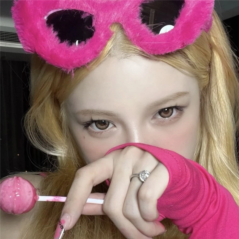 LILYLOTTY ins