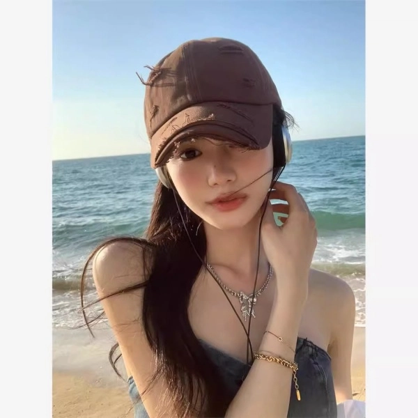 钓鱼熊 破边破洞  做旧太阳帽休闲遮阳防晒 嘻哈潮牌 棉 鸭舌帽 女款