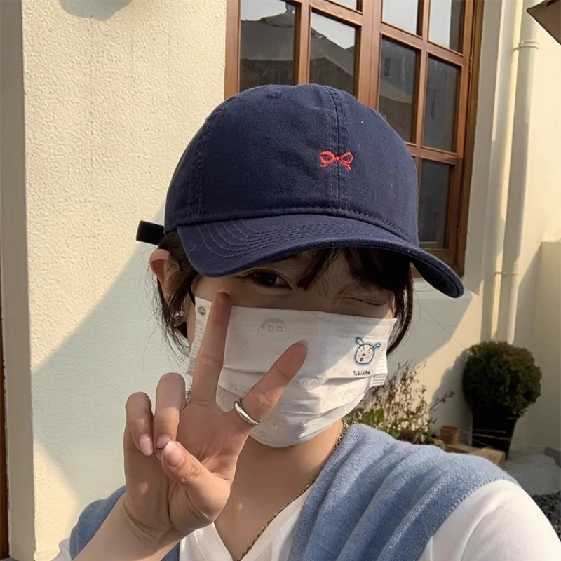 钓鱼熊 简约小蝴蝶结刺绣遮阳防晒韩版百搭显脸小 棉 鸭舌帽 男女同款情侣款