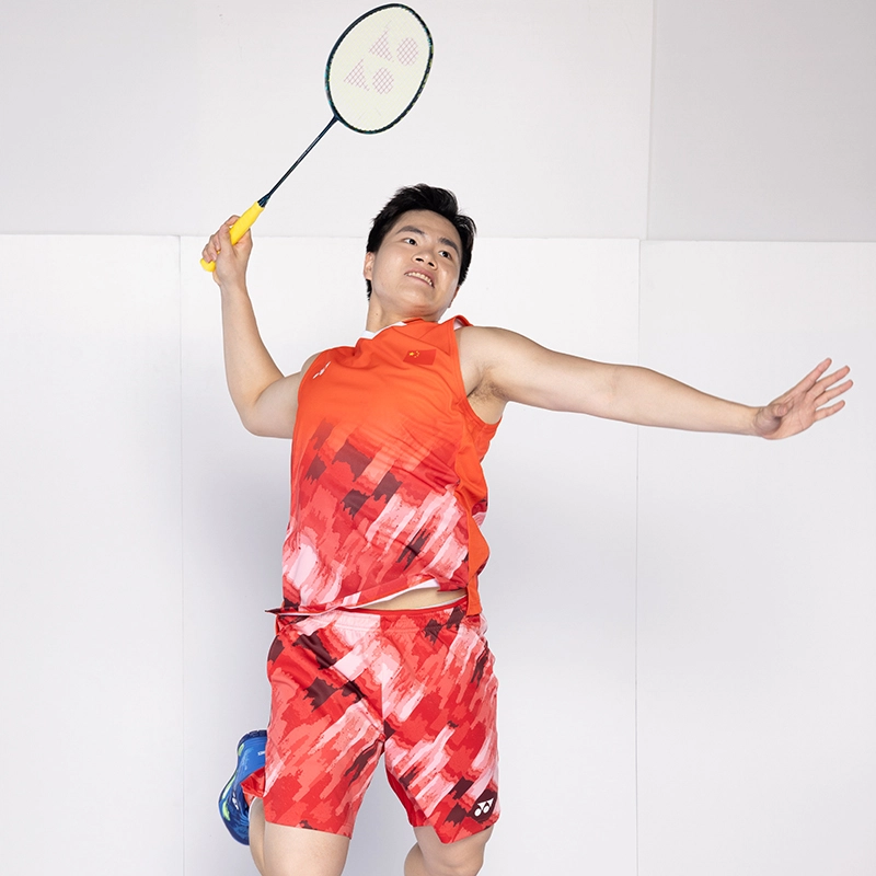 YONEX