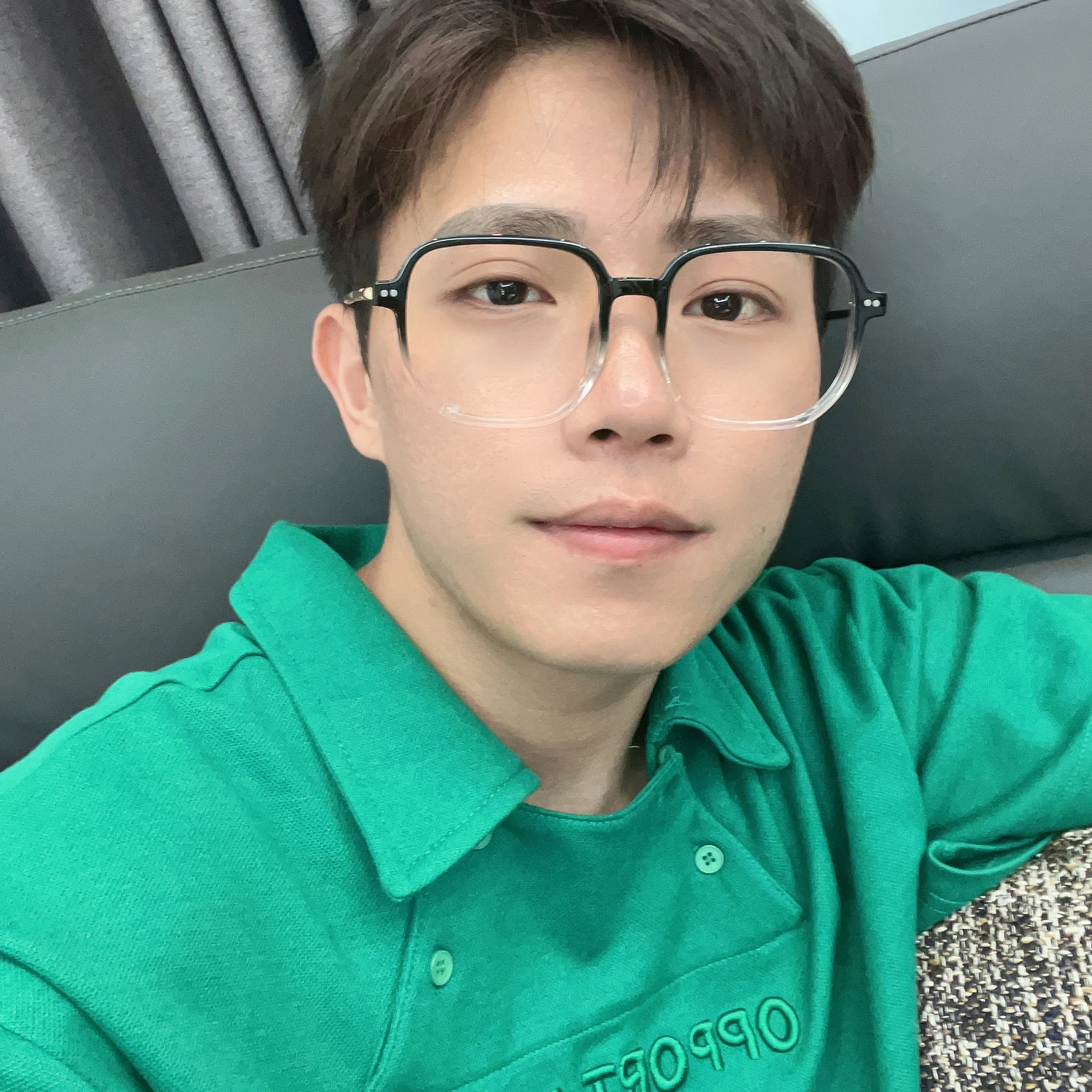 【联系客服可配度数】 佐川 智能感光变色防蓝光防紫外线时尚大框显脸小平光 方形 功能性眼镜 男女同款情侣款 礼盒装