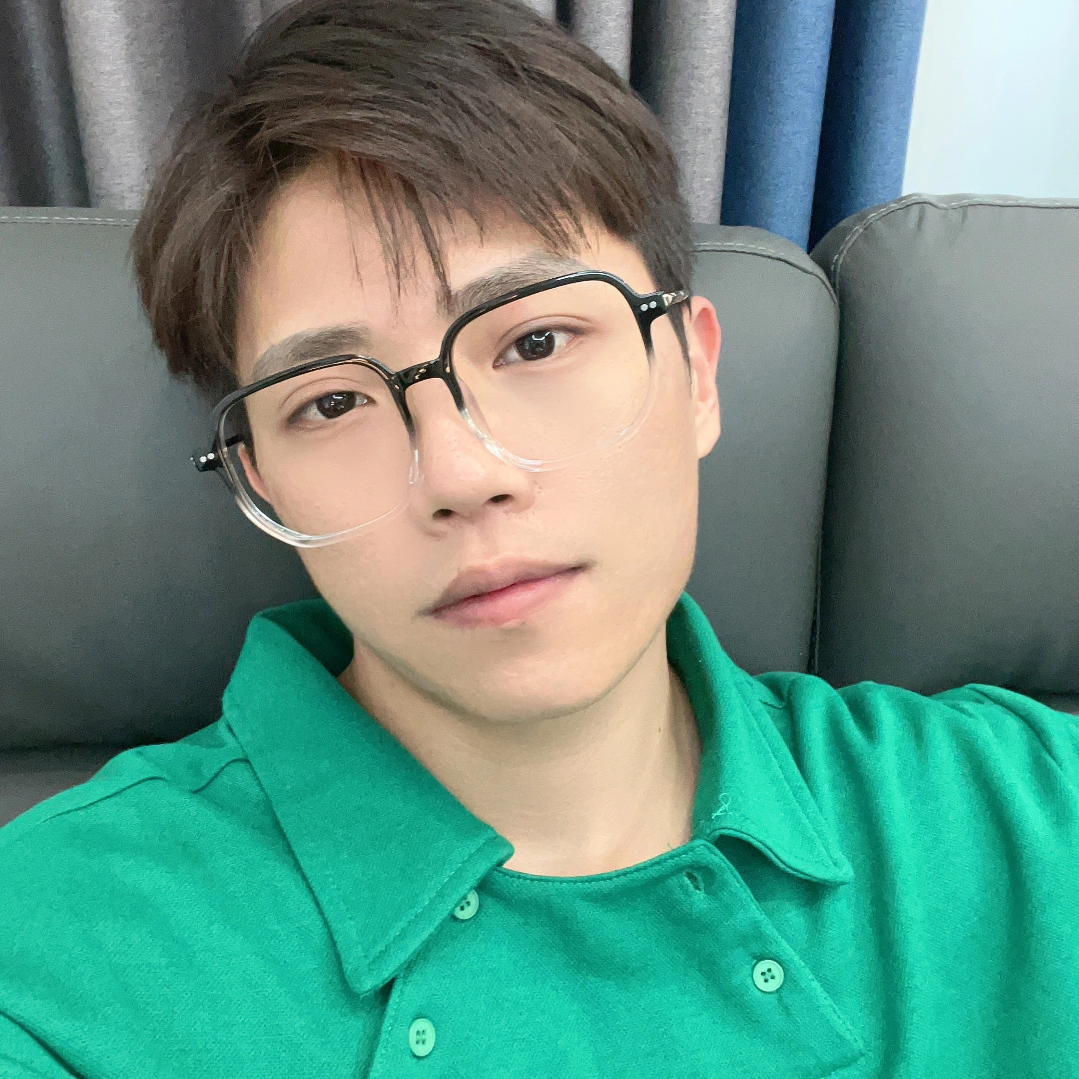 【联系客服可配度数】 佐川 智能感光变色防蓝光防紫外线时尚大框显脸小平光 方形 功能性眼镜 男女同款情侣款 礼盒装