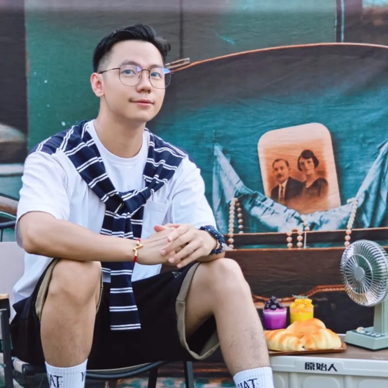 佐川 时尚多边形老花 搭配正品视特耐镜片 高清护目 高档防蓝光老花 功能性眼镜 男女同款情侣款