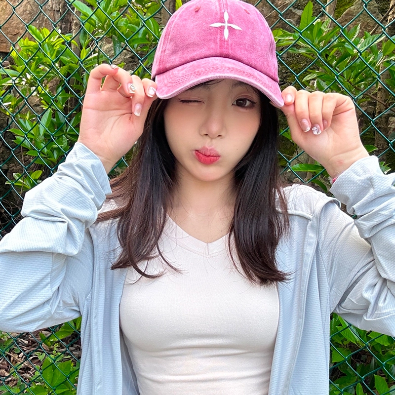 艾佳微 简约十字刺绣复古做旧户外遮阳防晒 棉质 棒球帽 男女同款情侣款