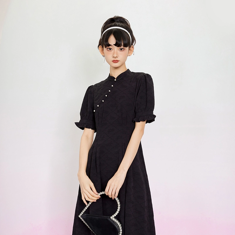 槿爷东方 子洛提花褶裥泡泡袖法式旗袍短袖连衣裙 女款 玄黑色
