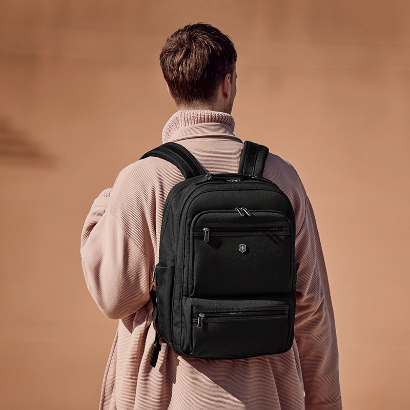 VICTORINOX Cordura 17