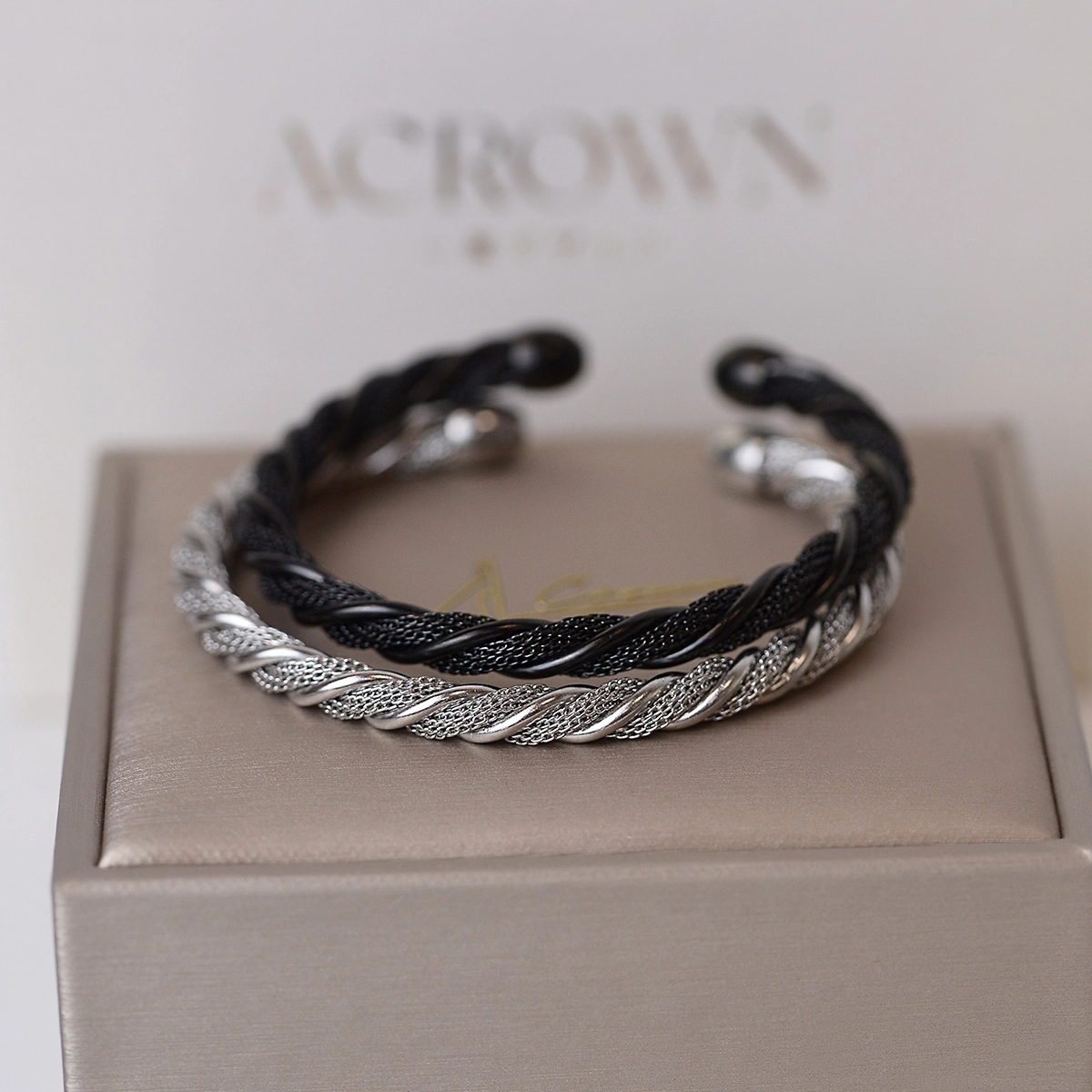 ACROWN