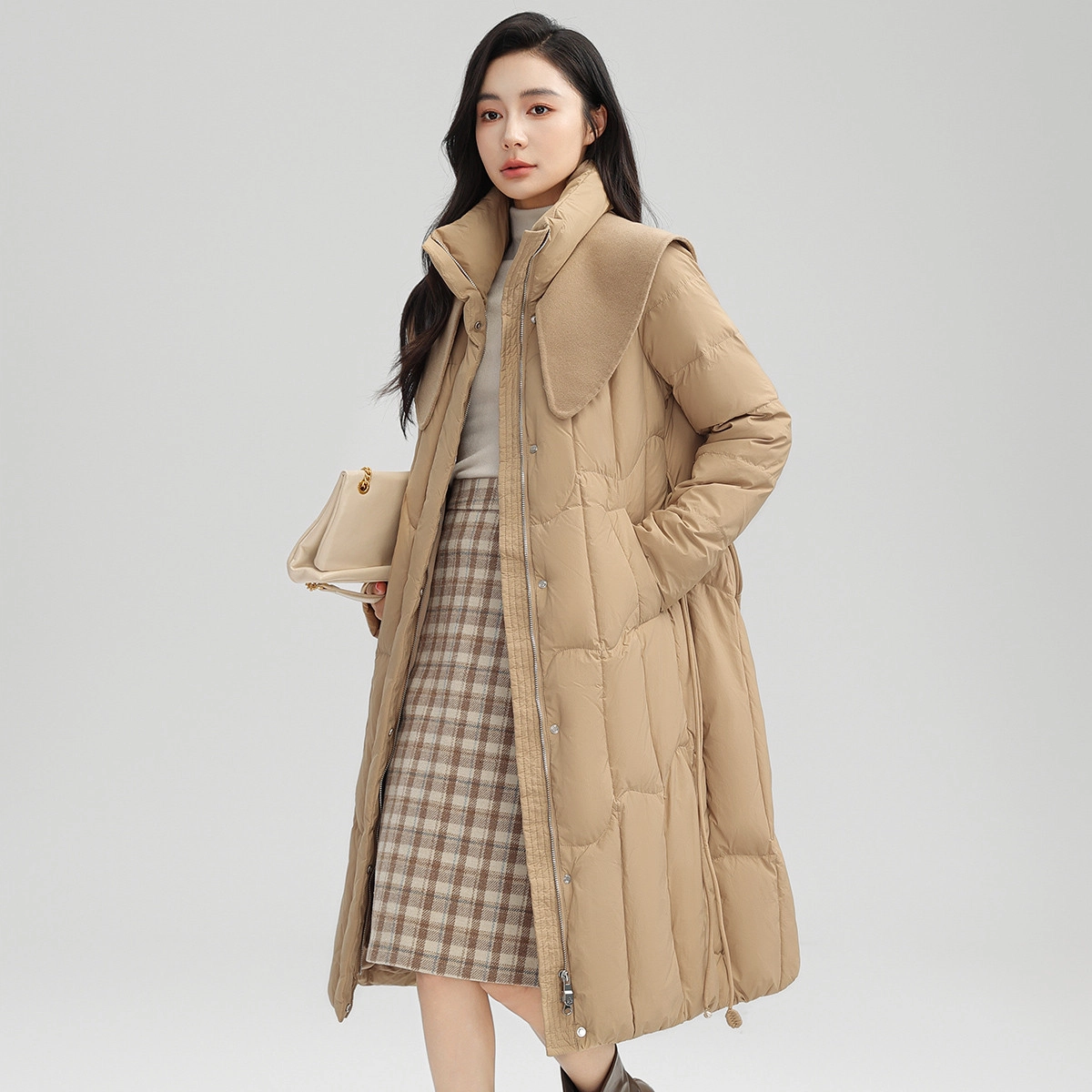 鸭鸭 时尚纯色休闲翻领百搭保暖长袖羽绒服 女款