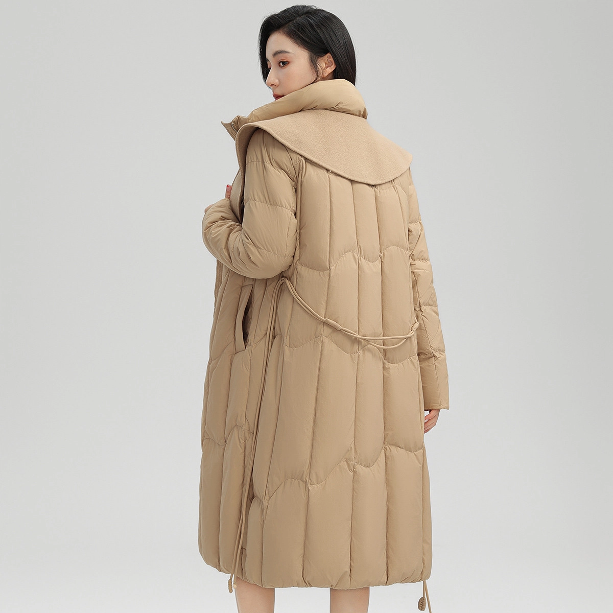鸭鸭 时尚纯色休闲翻领百搭保暖长袖羽绒服 女款