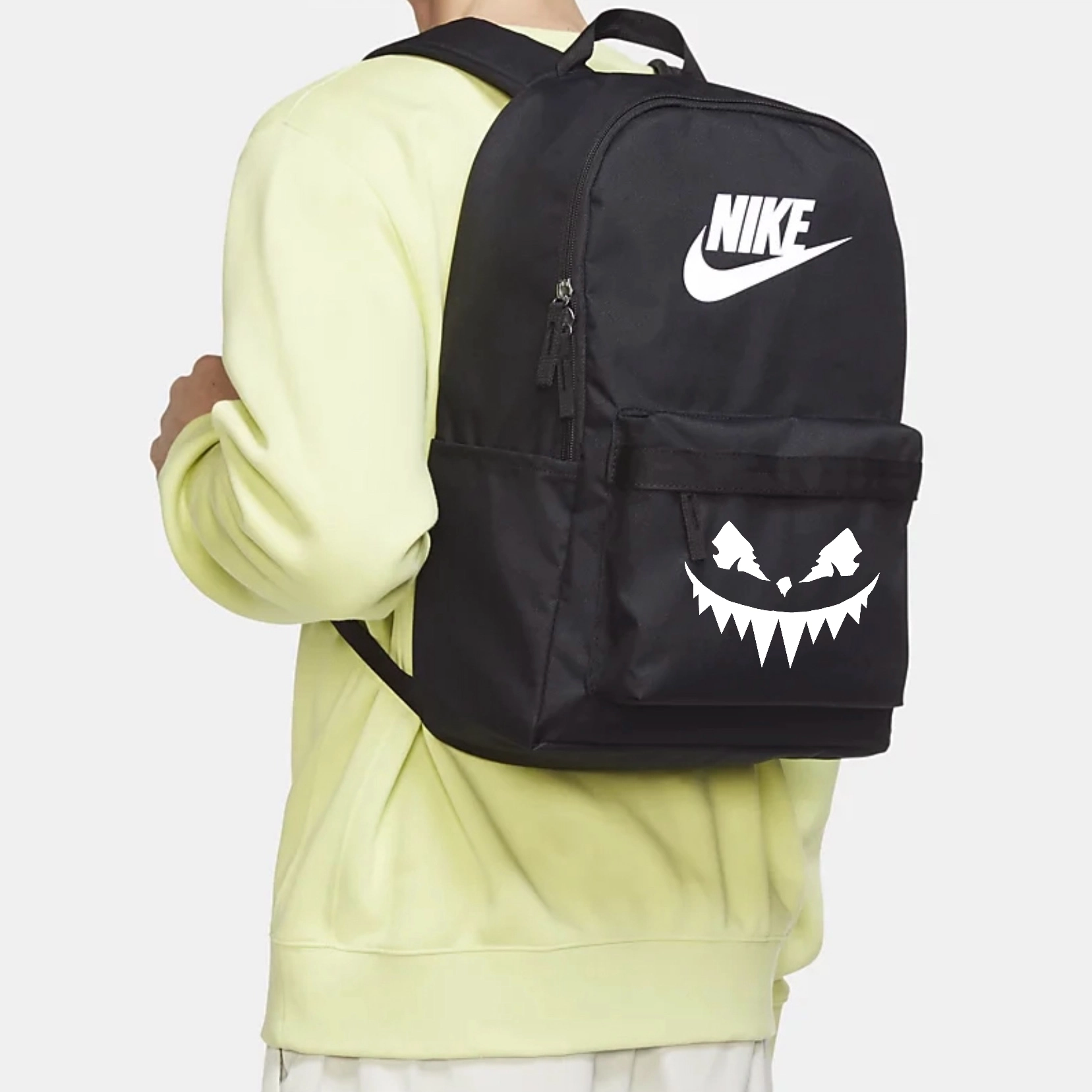 Nike Heritage Logo