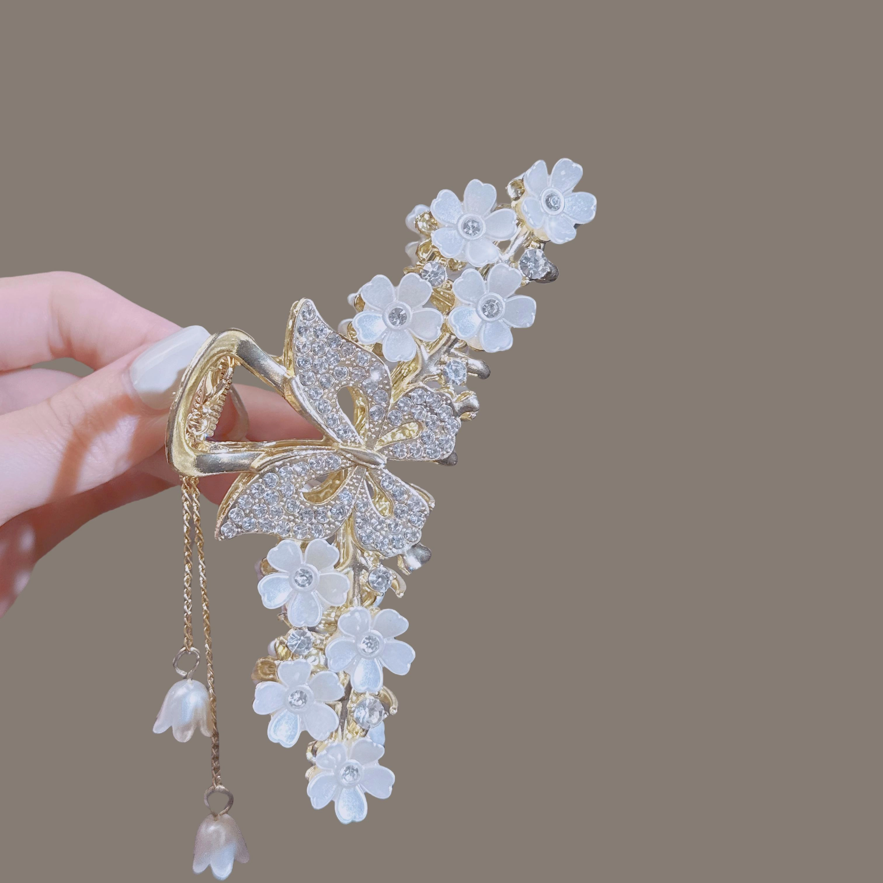 建禄 高级感蝴蝶花朵大号鲨鱼简约盘发后脑勺半扎发小清新小众设计优雅气质上班通勤百搭#好运 合金 发夹 女款