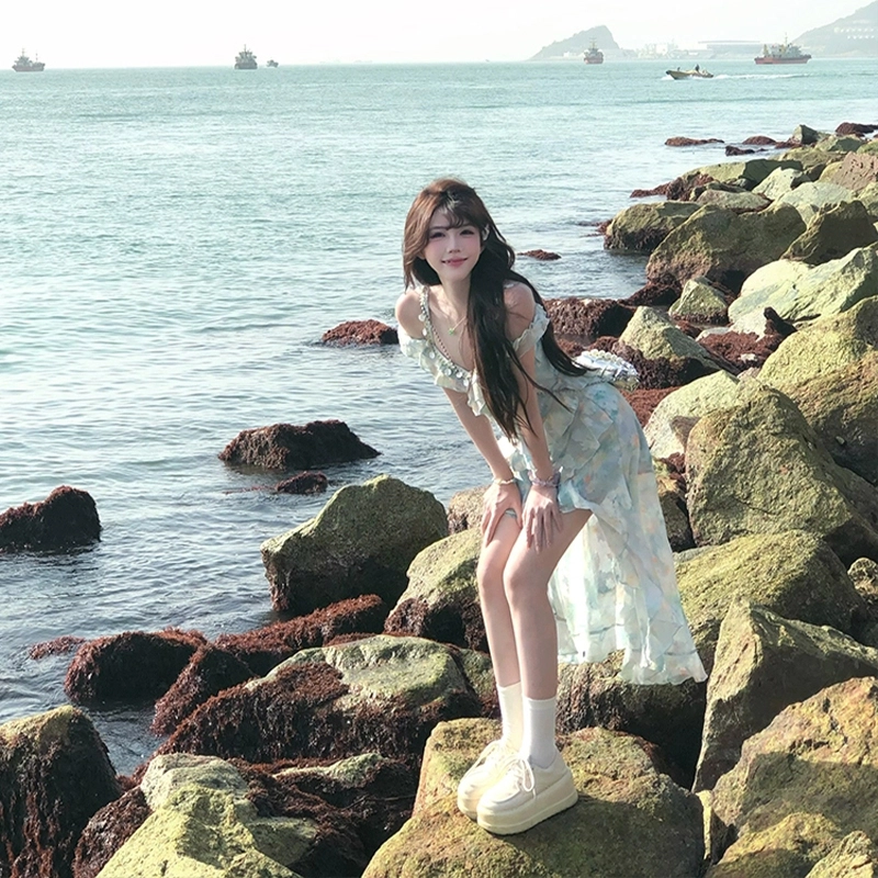 费尔岛上的猫 法式甜美碎花收腰不规则夏季海边度假显瘦辣妹风无袖连衣裙 女款