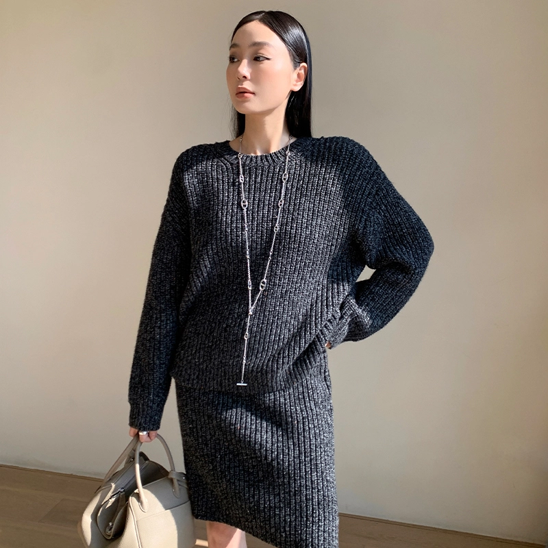 周淼 纯色针织半身包臀休闲短裙 女款