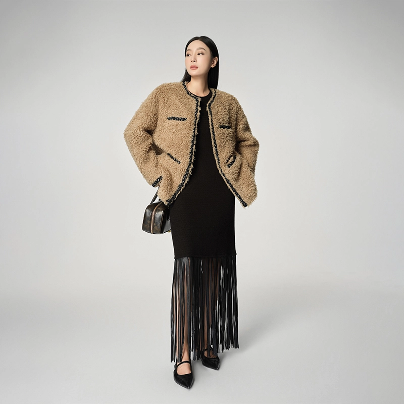 周淼 法式休闲宽松落肩圆领绒感外套 女款