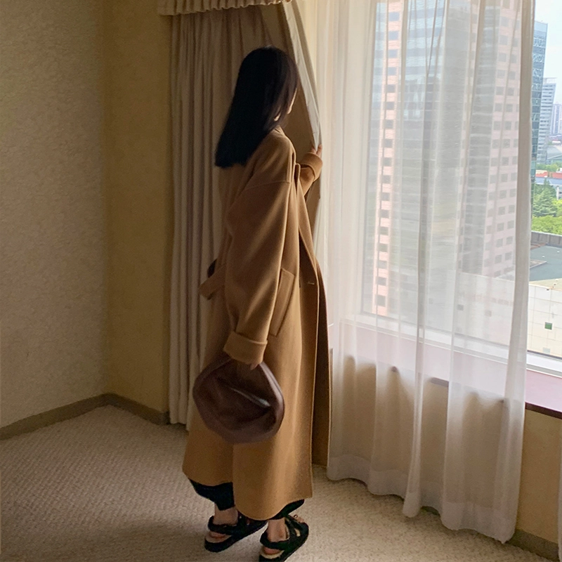 周淼 纯色绵羊毛双面呢西装领毛呢大衣 女款