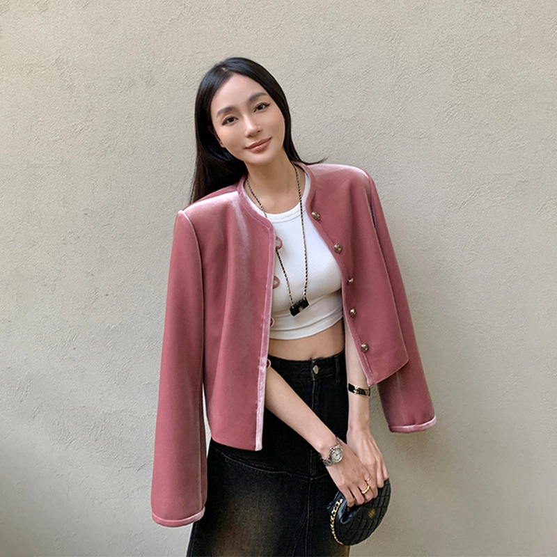 周淼 纯色圆领正肩单排扣直筒绒感外套 女款