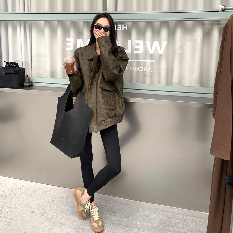 周淼 复古水洗纹理休闲宽松机车皮衣外套 女款