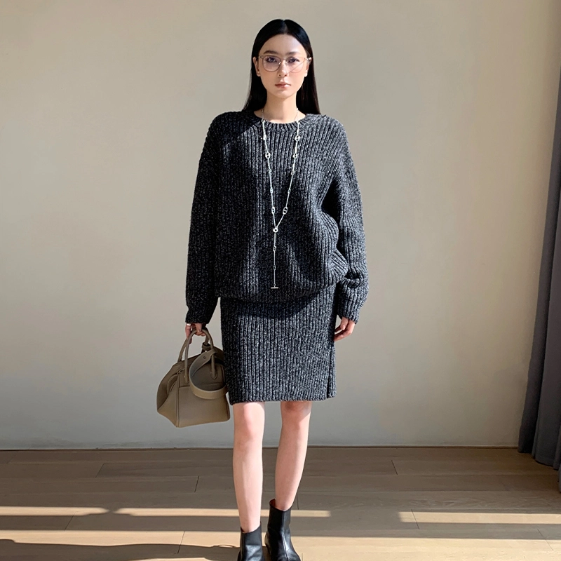 周淼 纯色针织半身包臀休闲短裙 女款