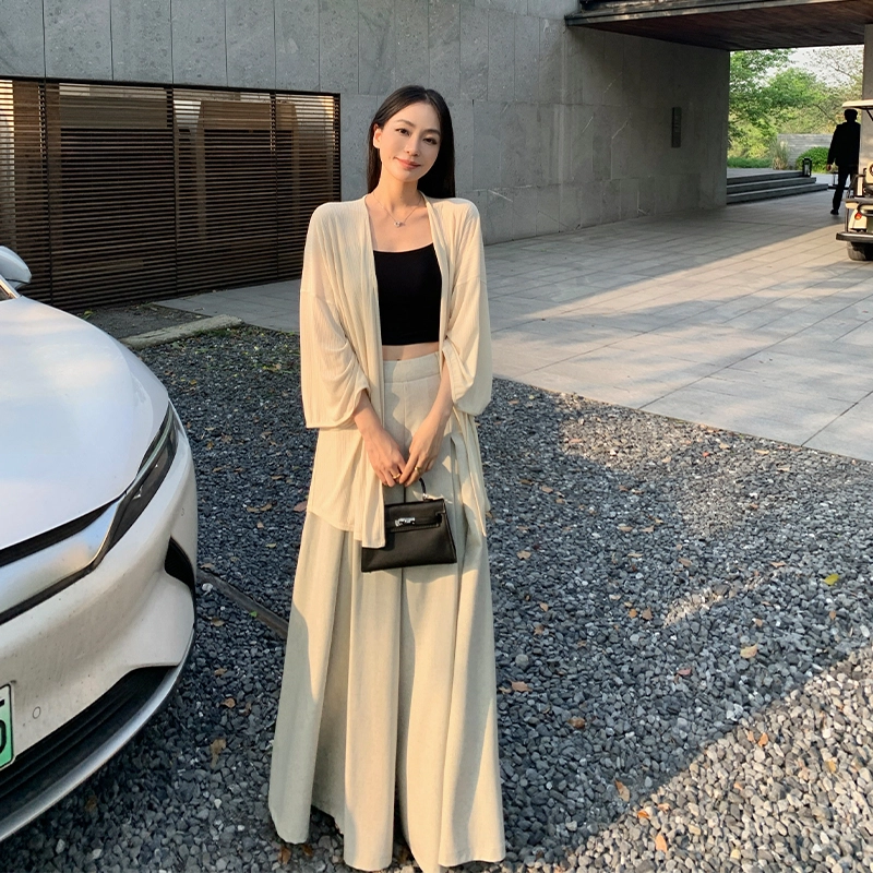 周淼 纯色对称褶皱宽松高腰休闲裤 女款
