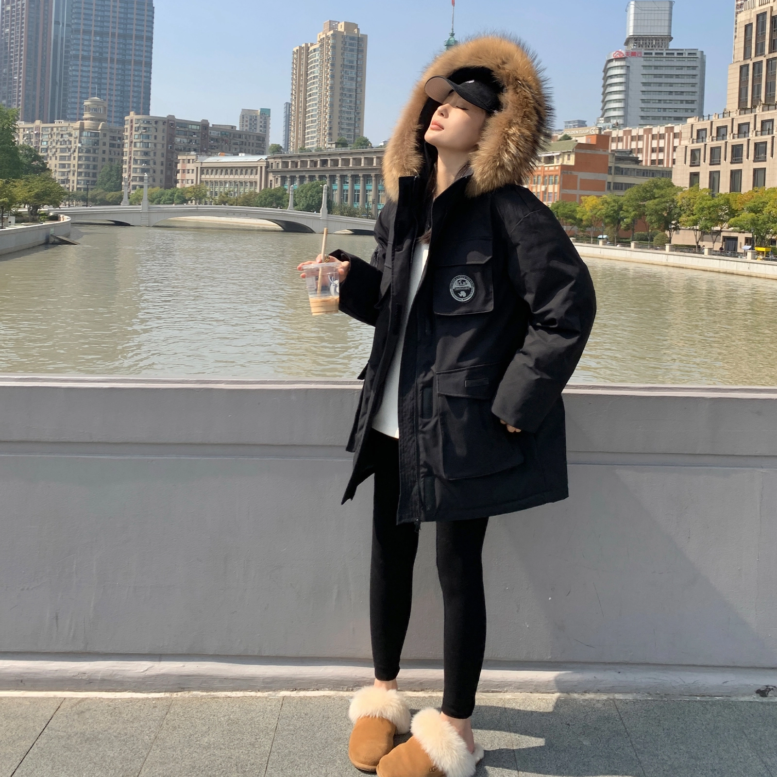 周淼 貉子工装派克加厚连帽外套羽绒服 女款