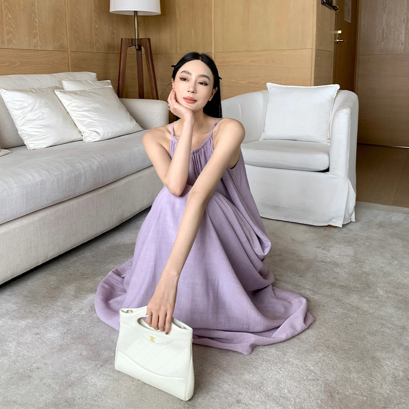 周淼 纯色简约休闲舒适吊带连衣裙 女款