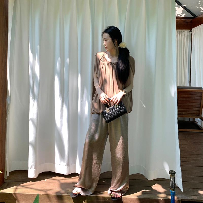 周淼 纯色高腰压褶宽松直筒休闲裤 女款