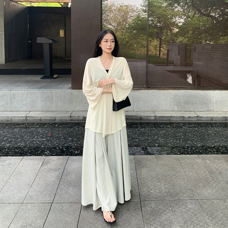 周淼 纯色对称褶皱宽松高腰休闲裤 女款