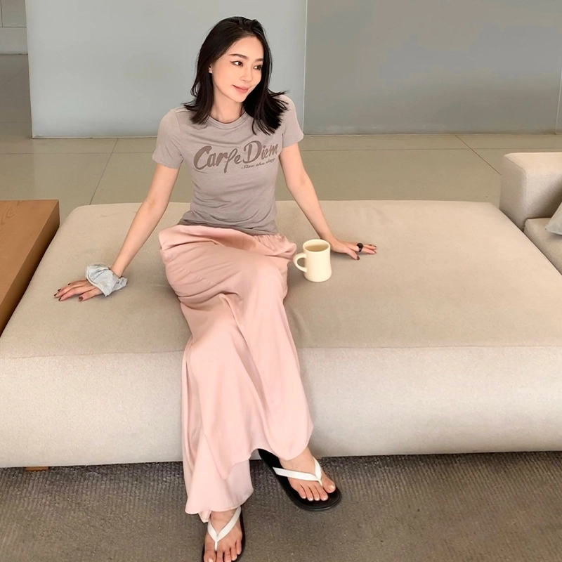周淼 通勤简约薄款中腰阔腿休闲裤 女款