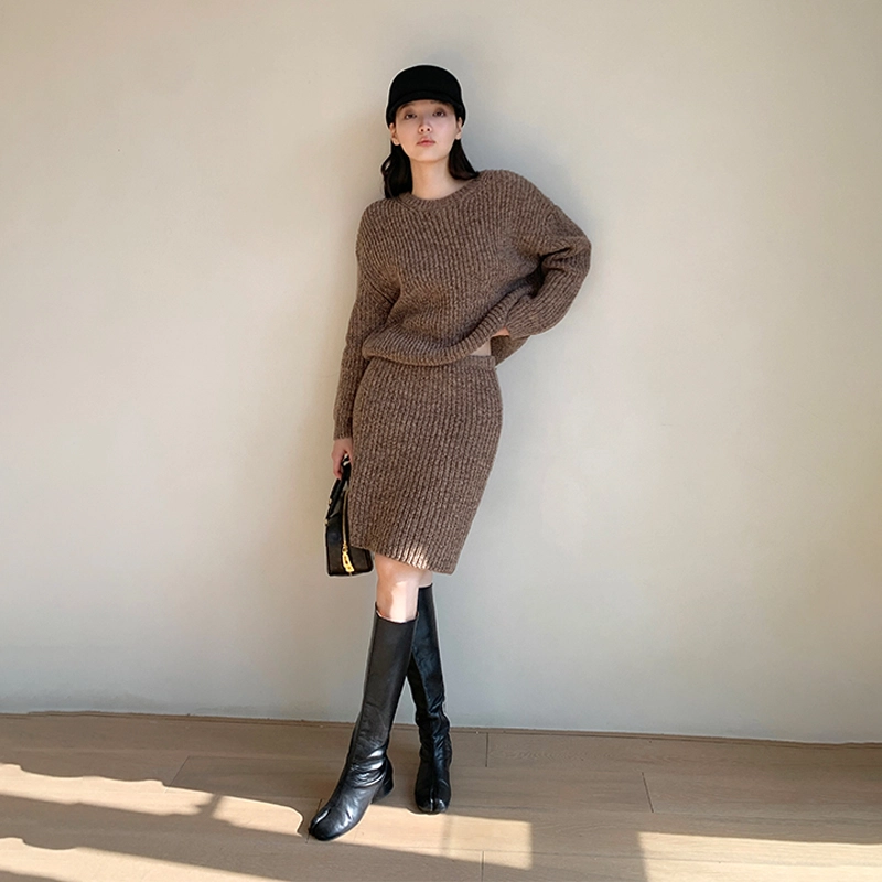 周淼 纯色针织半身包臀休闲短裙 女款