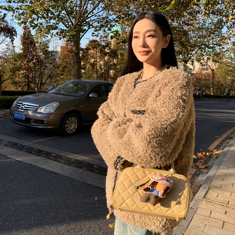 周淼 法式休闲宽松落肩圆领绒感外套 女款