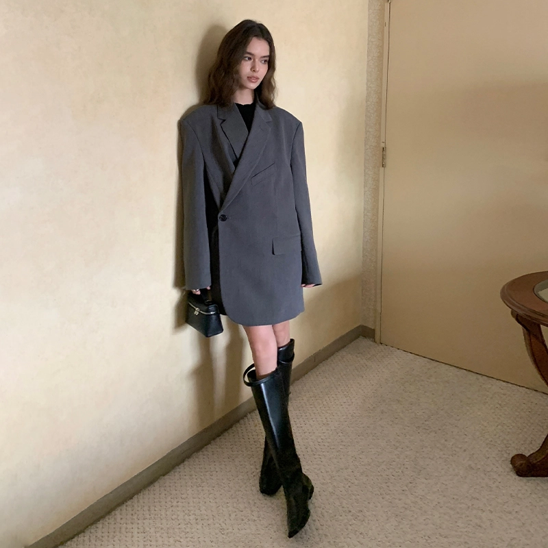 周淼 斜插口袋宽松大廓形斜扣西装外套女设计感休闲西服外套 女款