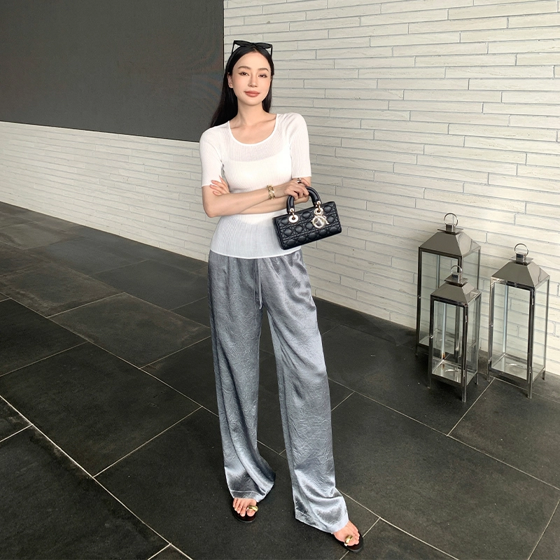 周淼 纯色高腰压褶宽松直筒休闲裤 女款